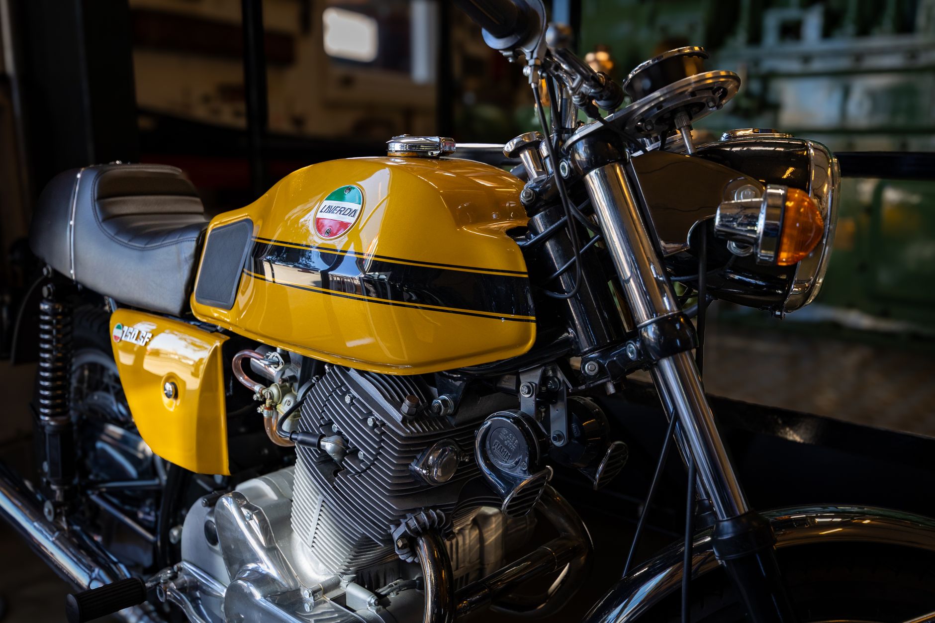 Motos italiennes les grandes marques — motos italiennes design classique moderne